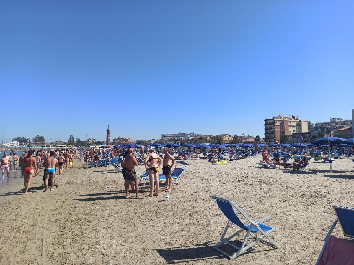 Colleoni 19 Bangkok, Appartamento Superior Civitanova Marche Exteriör bild